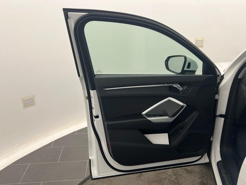 Audi Q3 35 1.5 tfsi mhev Business s-tronic