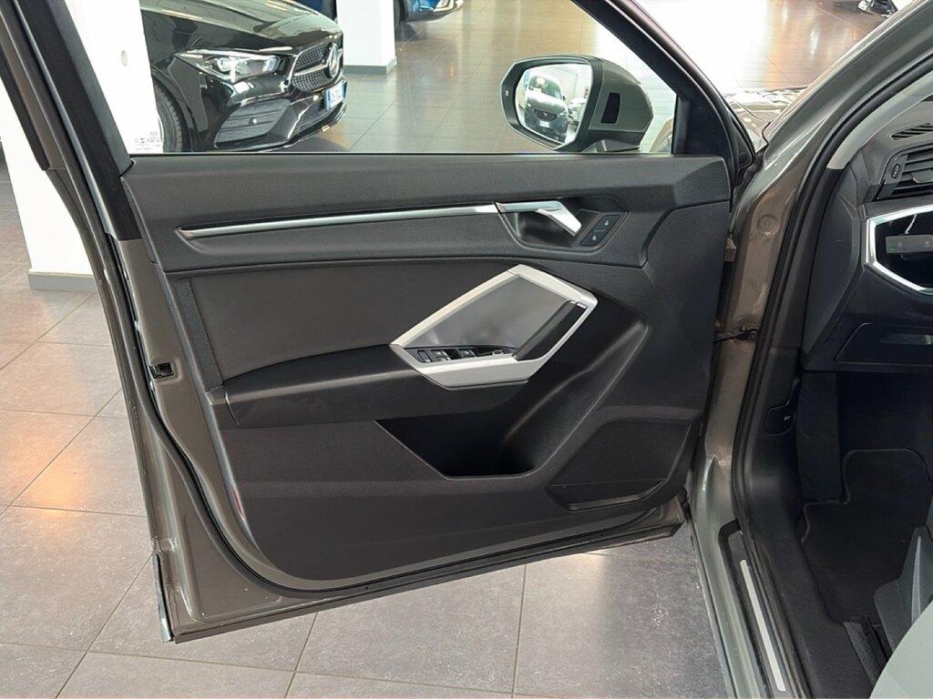 Audi Q3 35 1.5 tfsi mhev Business Advanced s-tronic