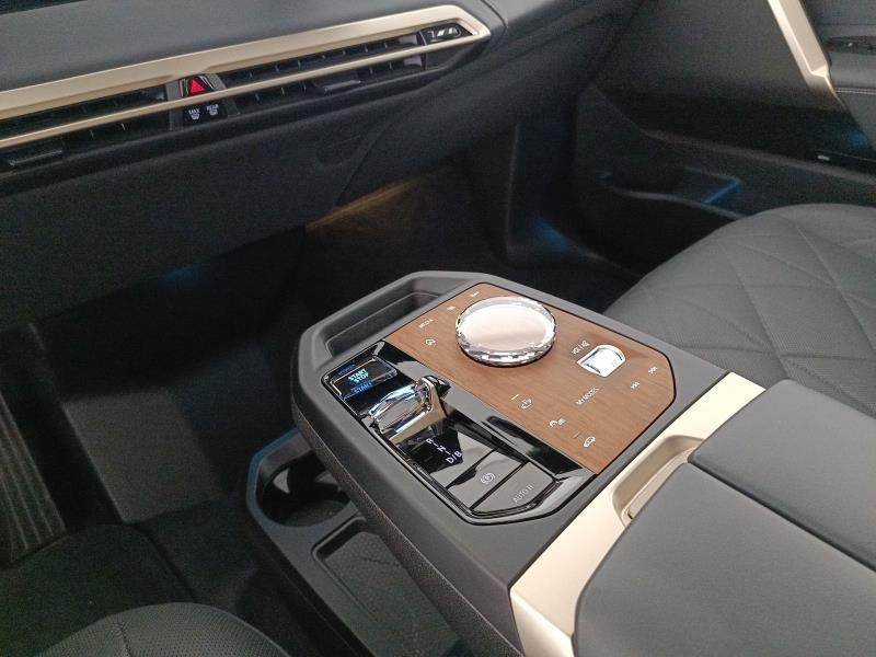 BMW iX xdrive50 pacchetto sportivo
