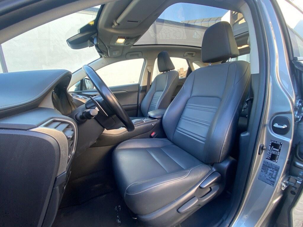 Lexus NX 300 h 2.5 Premium 4wd cvt
