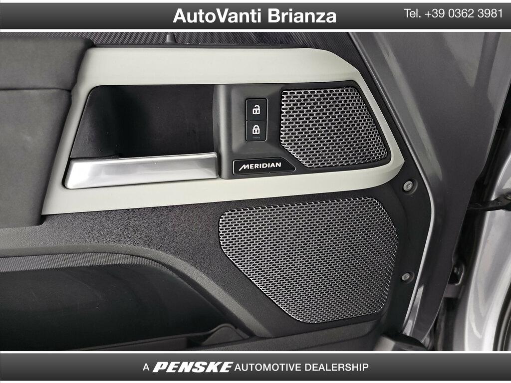 Land Rover Defender 110 3.0d i6 mhev X-Dynamic SE awd 200cv auto