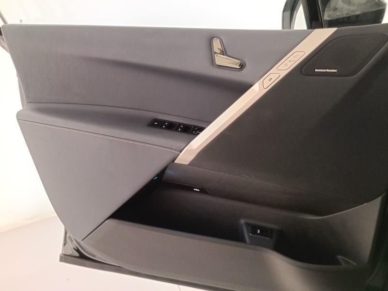BMW iX xdrive50 pacchetto sportivo