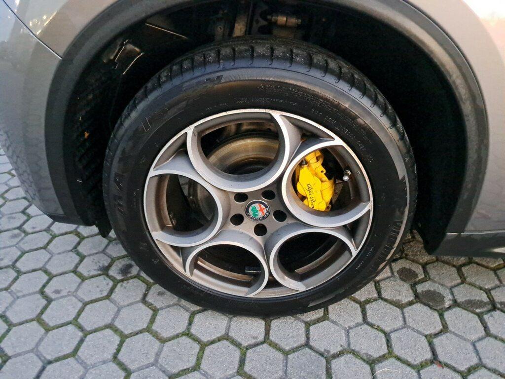 Alfa Romeo Stelvio 2.2 t Executive Q4 210cv auto my19