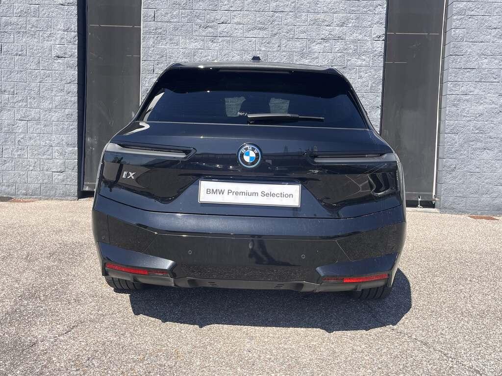 BMW iX xdrive40 pacchetto sportivo