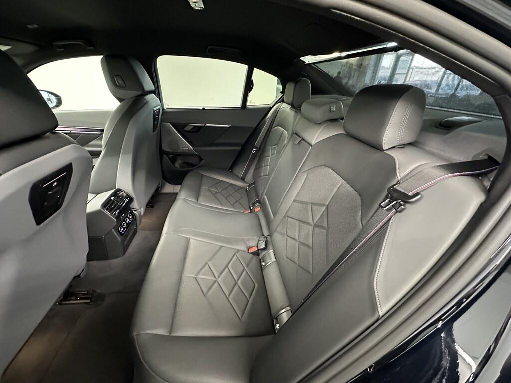 BMW i5 xdrive40