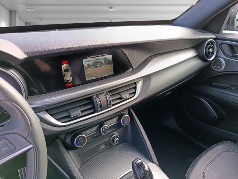 Alfa Romeo Stelvio 2.2 t Business Q4 210cv auto