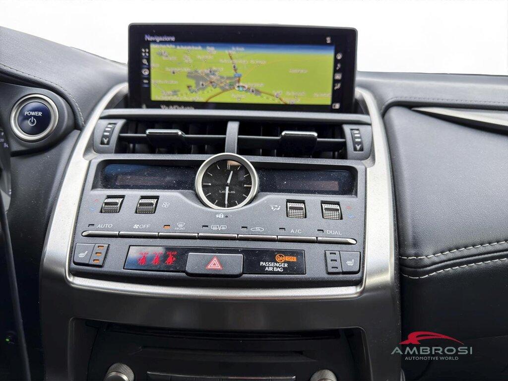 Lexus NX 300 h 2.5 Executive 4wd cvt