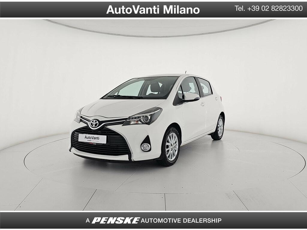 Toyota Yaris 1.3 Lounge 5p E6