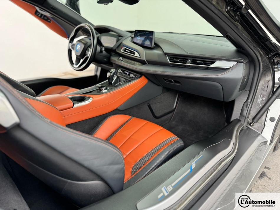 BMW i8 Coupe 1.5 auto