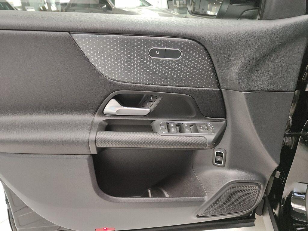 Mercedes GLB 180 d Advanced auto