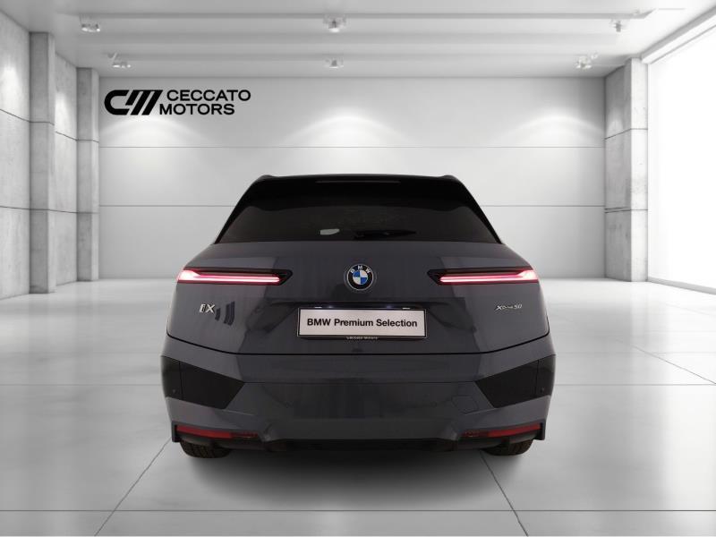 BMW iX xdrive50 pacchetto sportivo