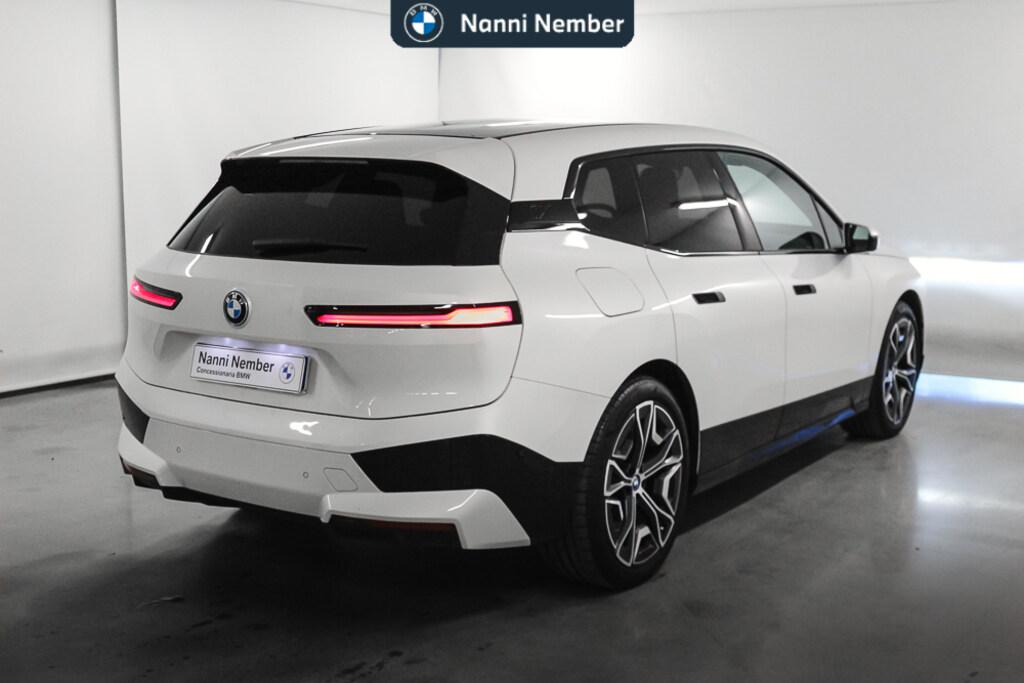 BMW iX xdrive40 pacchetto sportivo