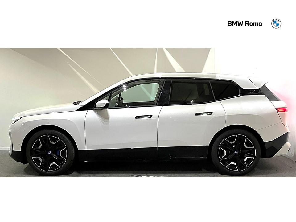 BMW iX xdrive40 pacchetto sportivo