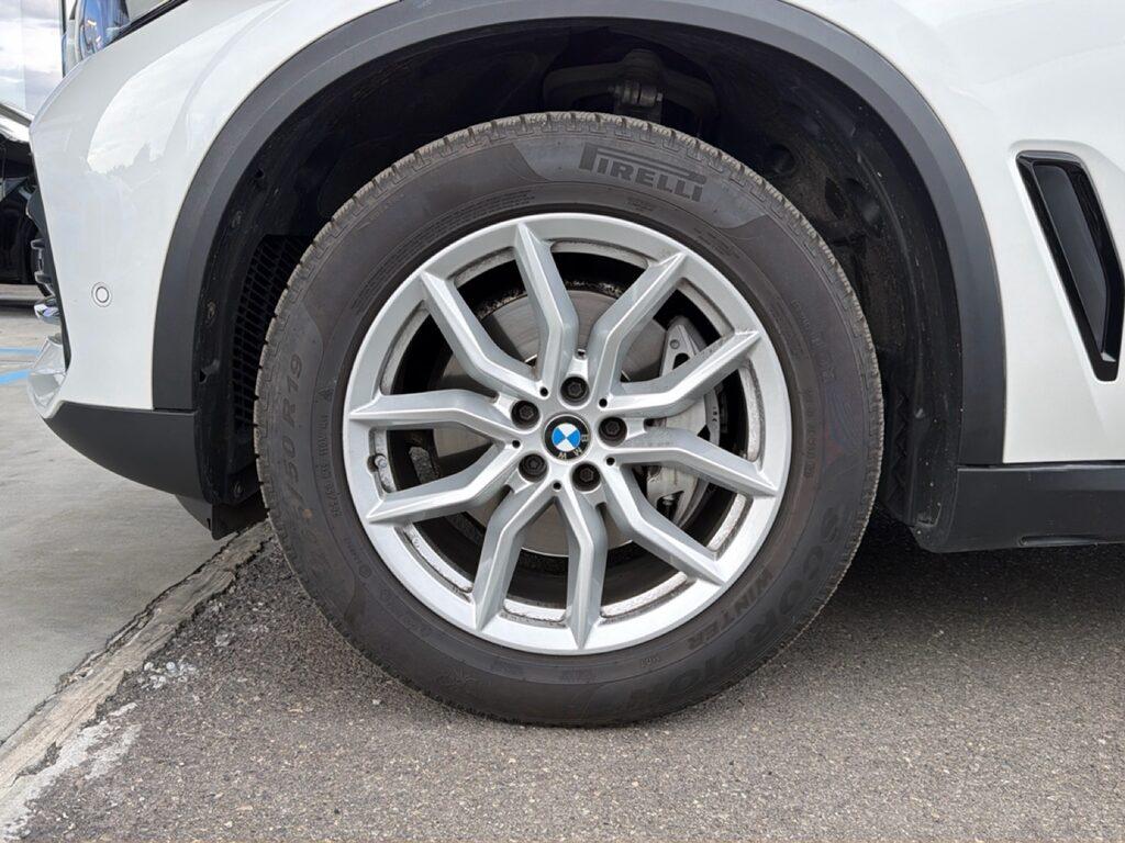 BMW X5 xdrive30d mhev 48V Business auto
