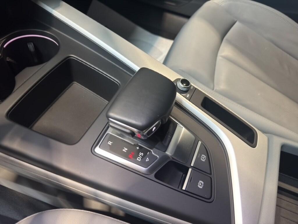 Audi A4 Allroad 40 2.0 tdi mhev Identity Contrast quattro 204cv s-tronic