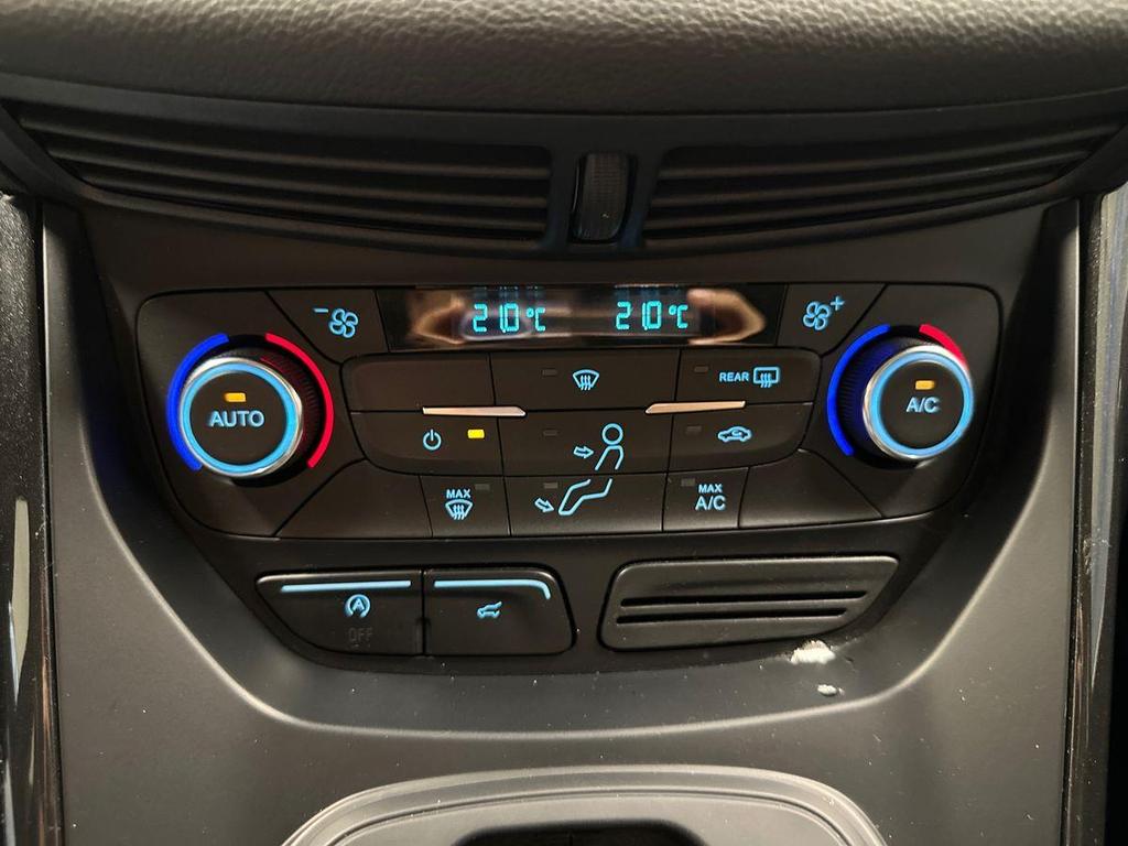 Ford Kuga 2.0 tdci Titanium s&s awd 150cv powershift my18