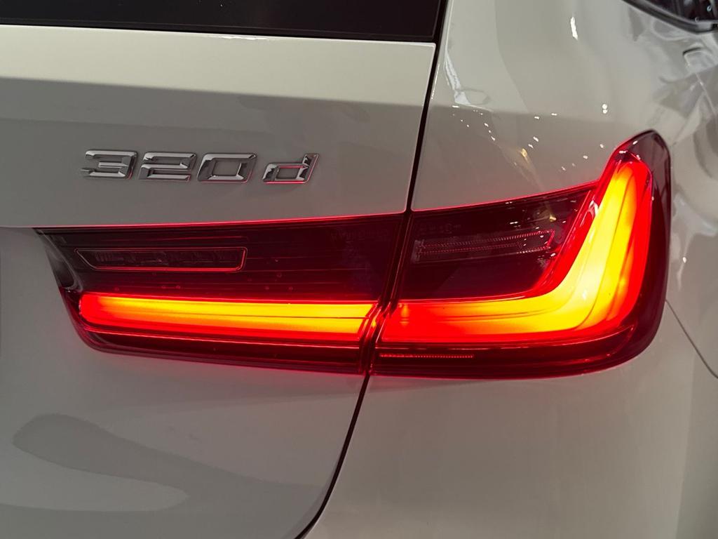 BMW Serie 3 320d Touring mhev 48V xdrive Sport auto