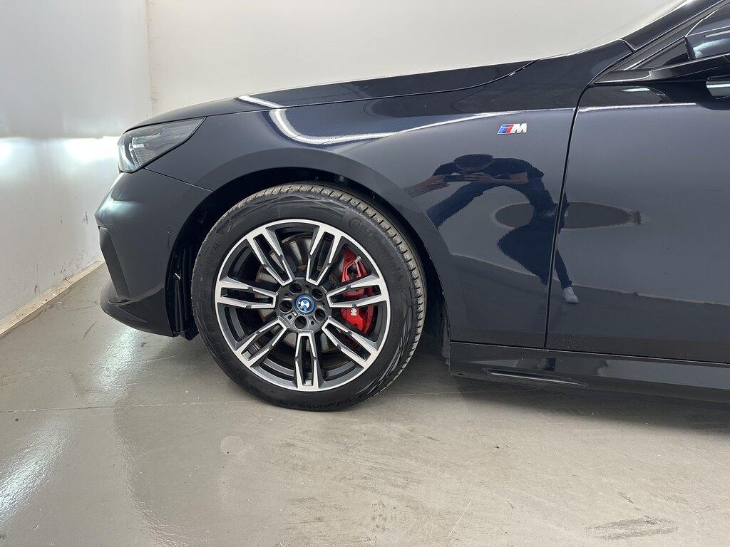 BMW i5 xdrive40