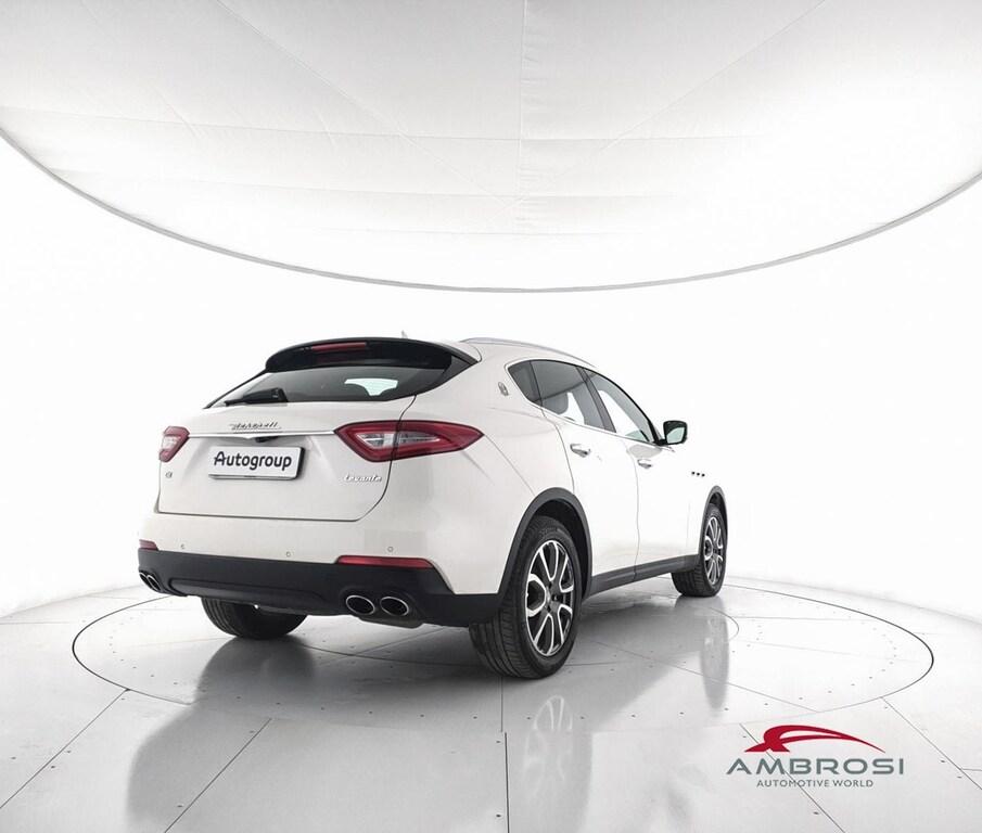 Maserati Levante 3.0 V6 275cv auto