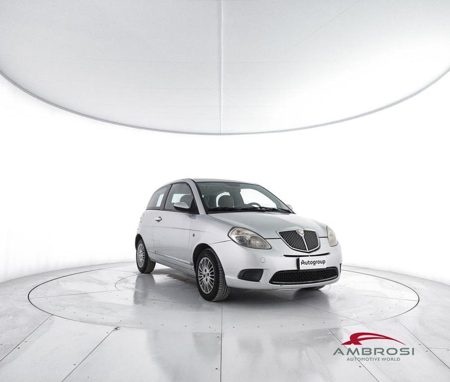 Lancia Ypsilon 1.3 mjt 16v Oro Bianco 90cv