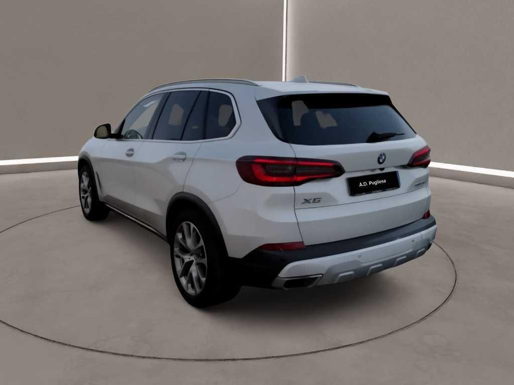 BMW X5 xdrive30d mhev 48V xLine auto