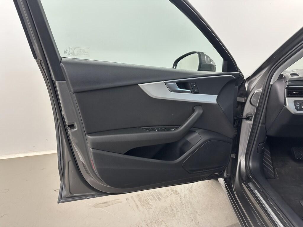 Audi A4 Avant 35 2.0 tdi mhev Business Advanced 163cv s-tronic