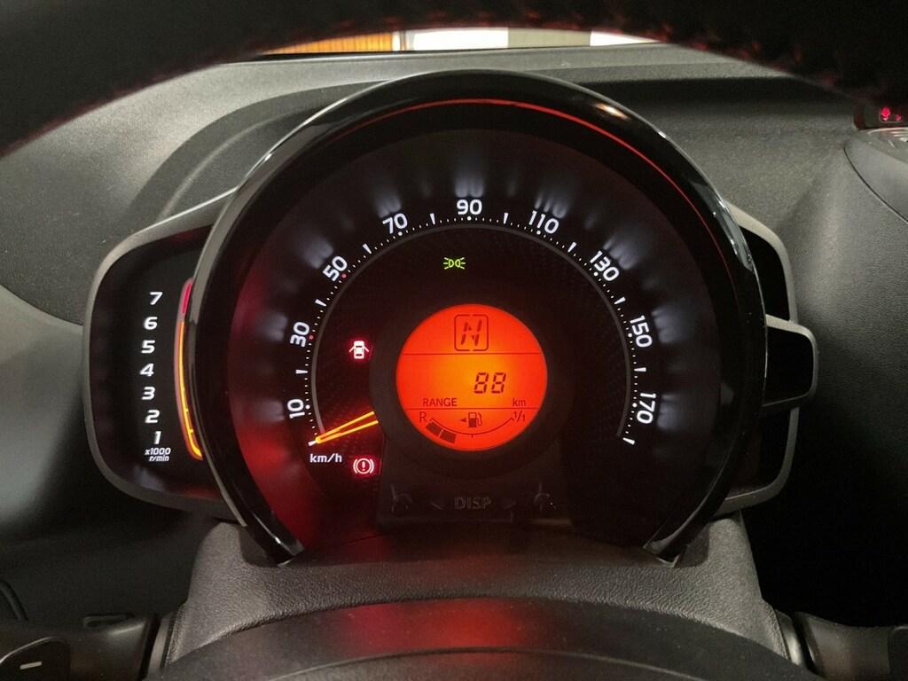 Toyota Aygo 5p 1.0 x-play m-mt 72cv