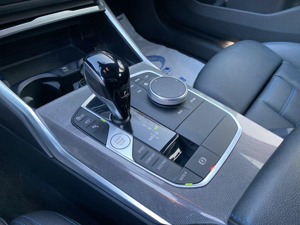 BMW Serie 3 M M340d Touring mhev 48V xdrive auto