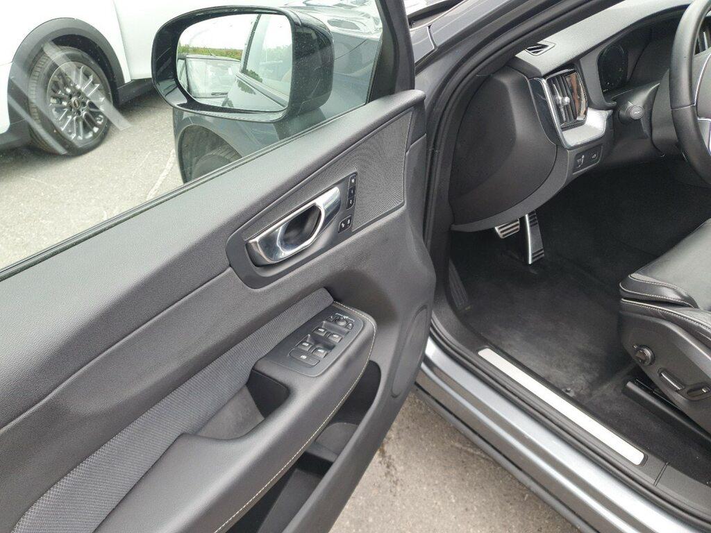 Volvo XC60 2.0 B4 R-design awd auto my20