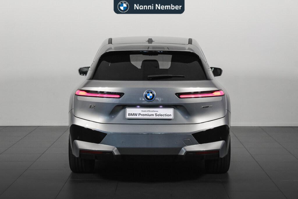 BMW iX xdrive40 pacchetto sportivo