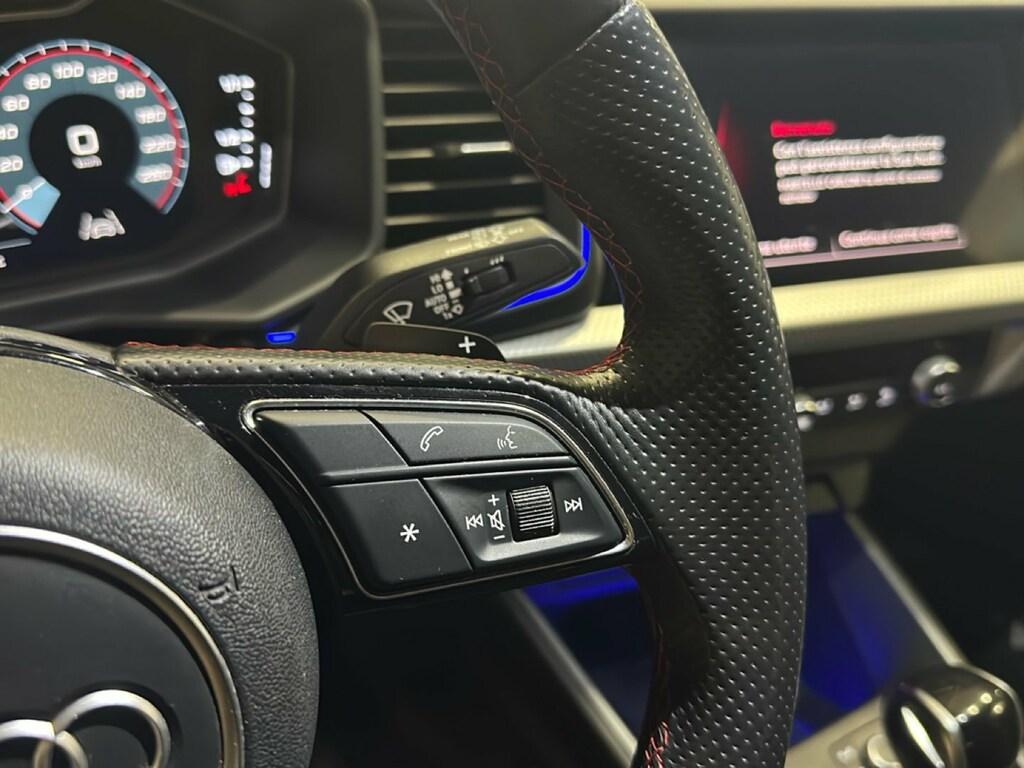 Audi A1 Sportback 40 2.0 tfsi Identity Black 207cv s-tronic