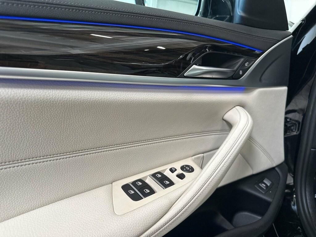 BMW Serie 5 530d Touring mhev 48V xdrive Luxury auto