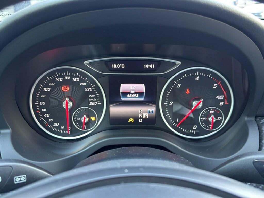 Mercedes GLA 180 d Business auto