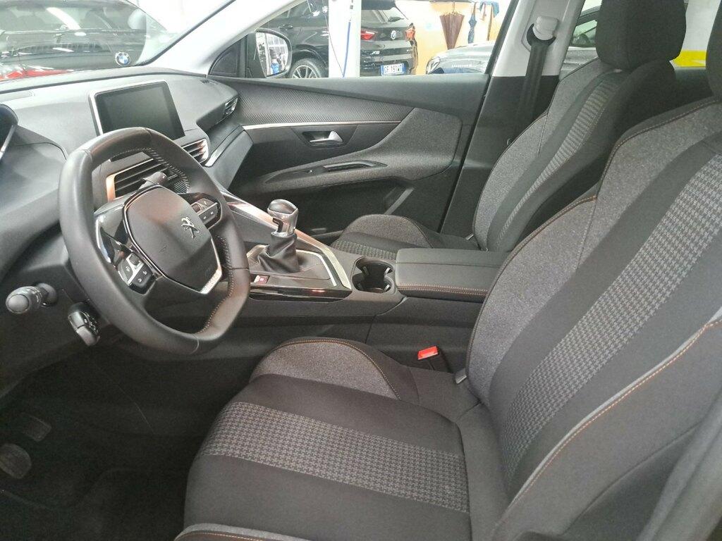 Peugeot 3008 1.2 puretech t. Active s&s 130cv my18