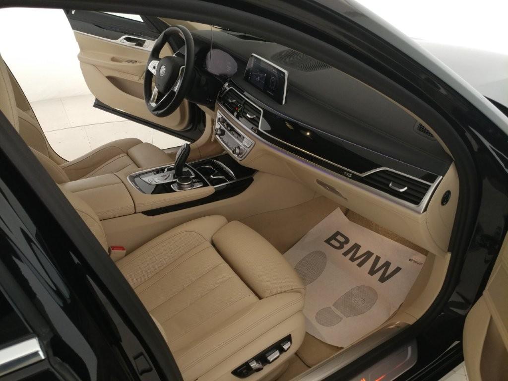 BMW Serie 7 740d mhev 48V xdrive auto