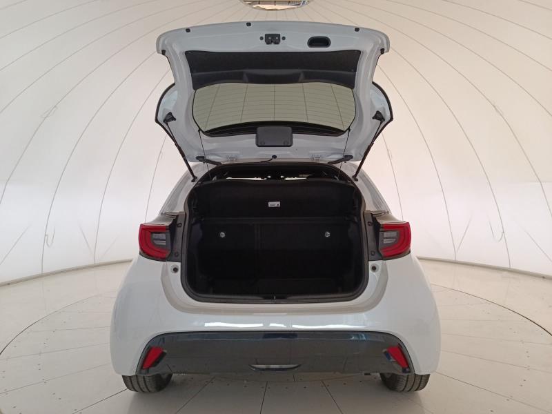 Toyota Yaris 1.5h 130 Lounge