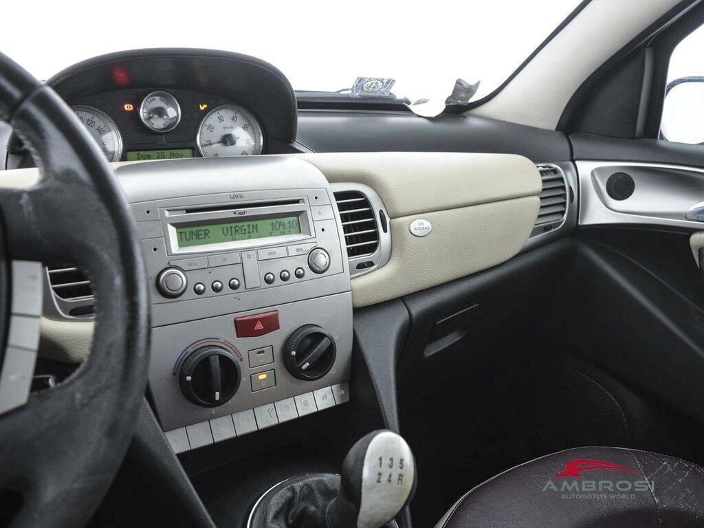 Lancia Ypsilon 1.3 mjt 16v Oro Giallo 90cv