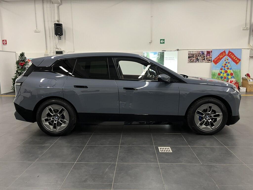 BMW iX xdrive50 pacchetto sportivo