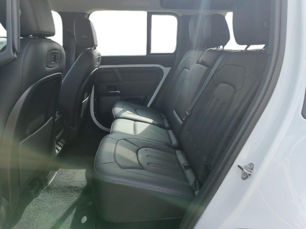 Land Rover Defender 110 2.0d sd4 SE awd 240cv auto