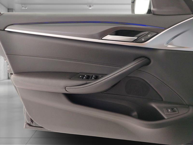 BMW Serie 5 530d Touring mhev 48V xdrive Luxury auto