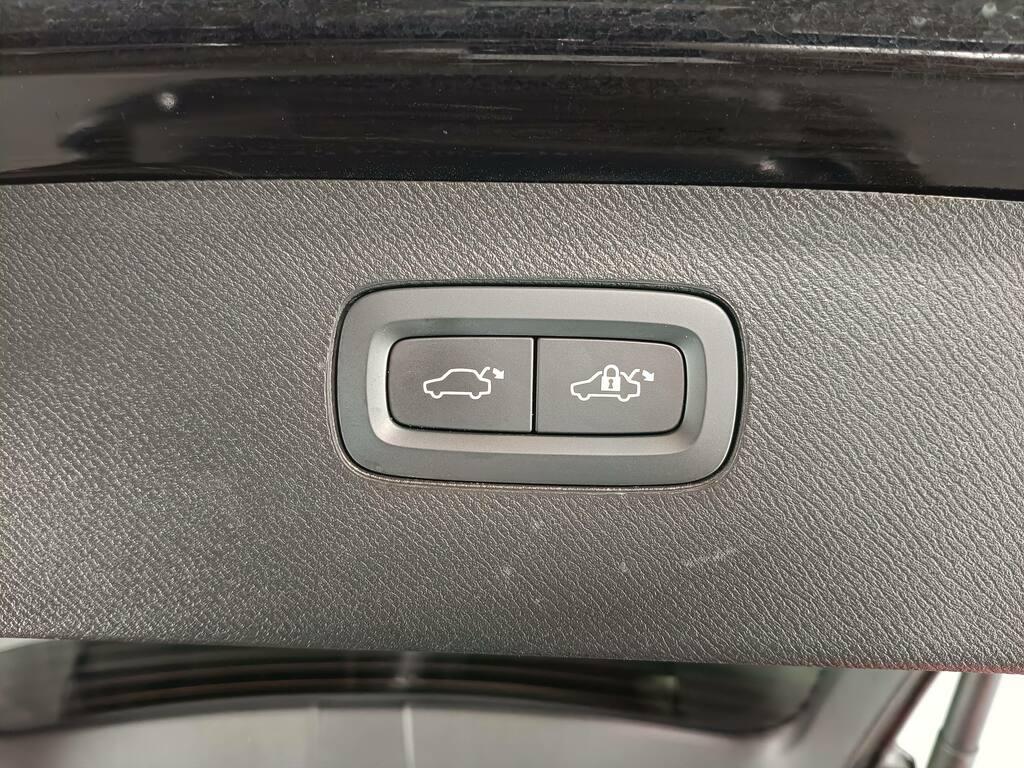 Volvo XC90 2.0 b5 Plus Bright awd auto