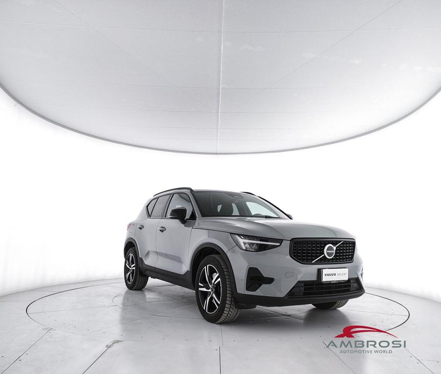 Volvo XC40 2.0 b3 Plus Dark auto