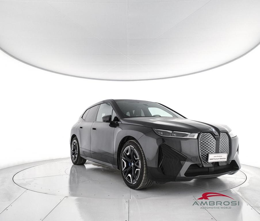 BMW iX xdrive40 pacchetto sportivo