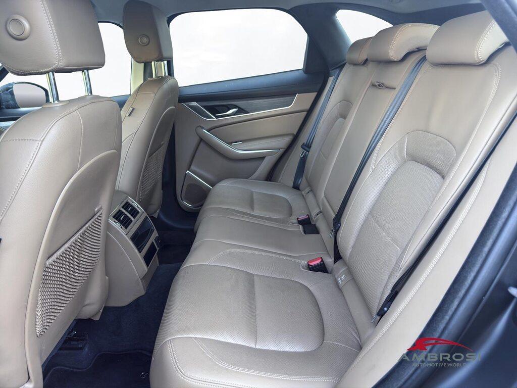 Jaguar F-Pace 2.0 D163 R-Dynamic SE awd auto