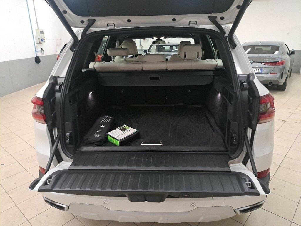 BMW X5 xdrive40d mhev 48V xLine auto