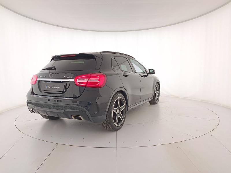 Mercedes GLA 200 d (cdi) Premium 4matic auto