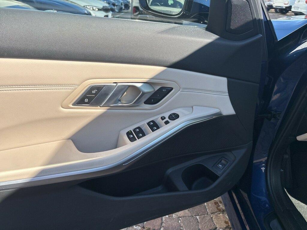 BMW Serie 3 318d Touring mhev 48V Luxury auto
