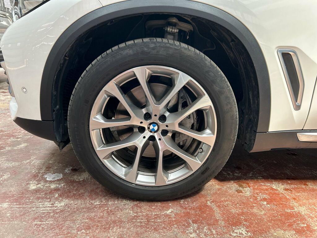 BMW X5 xdrive40d mhev 48V xLine auto