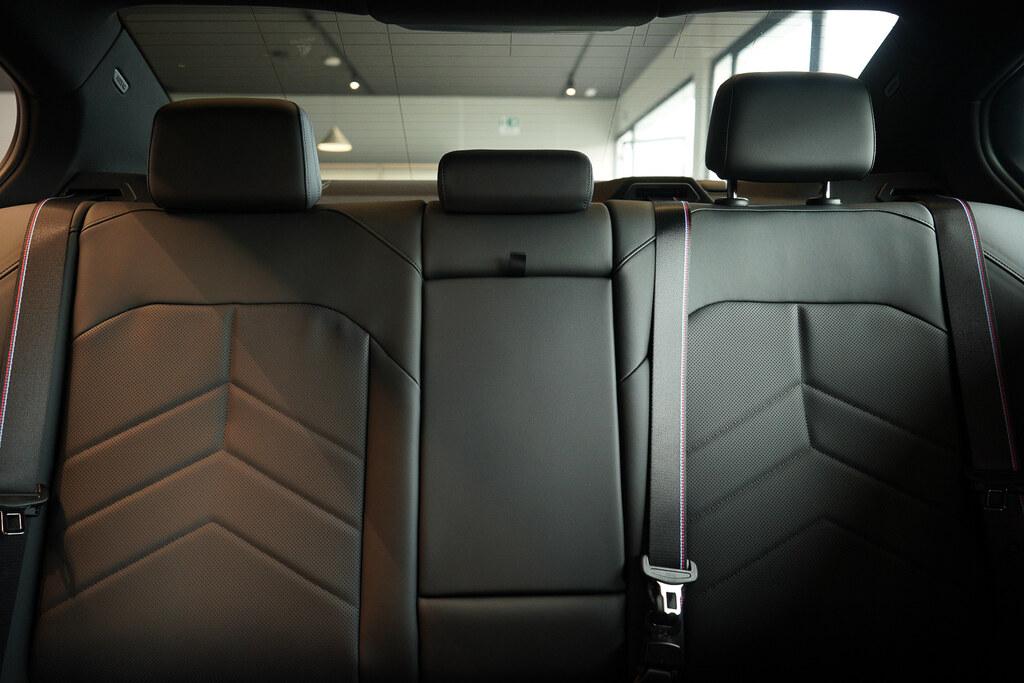 BMW i5 edrive40