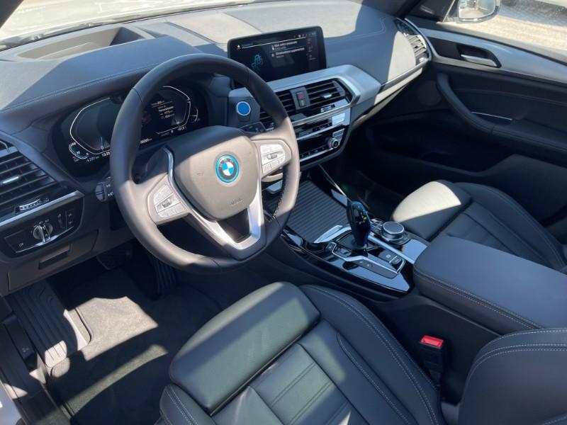 BMW iX3 bev Impressive